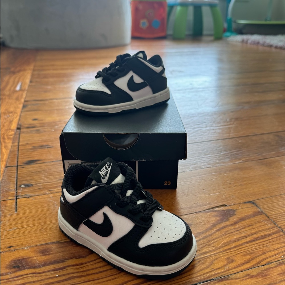 COPY - Nike Dunk Low (Panda)
